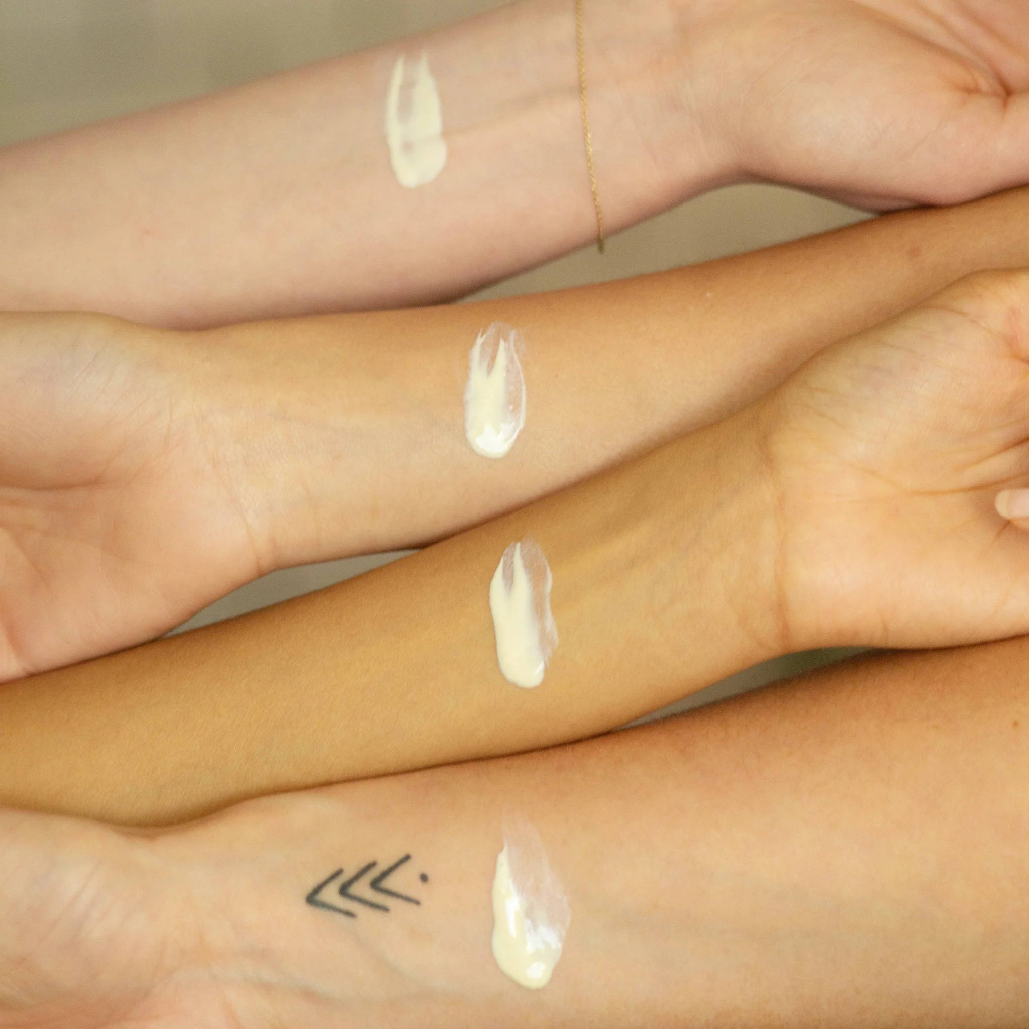 SPF50 Daily Sheer Fluid Mineral Sunscreen - Image 3