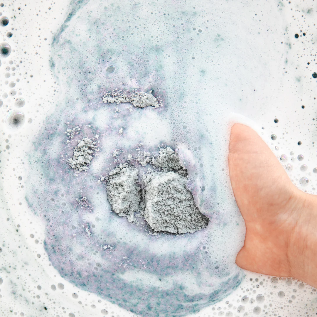 Midnight Superbloom Crush Bath Soak - Image 7