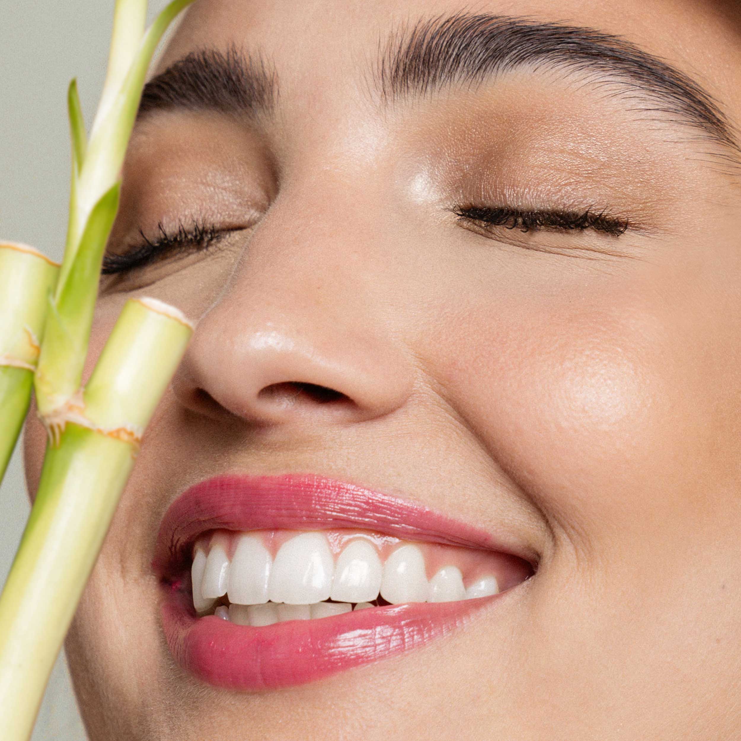 Bamboo Hyaluronic Loose Setting Powder - Image 4