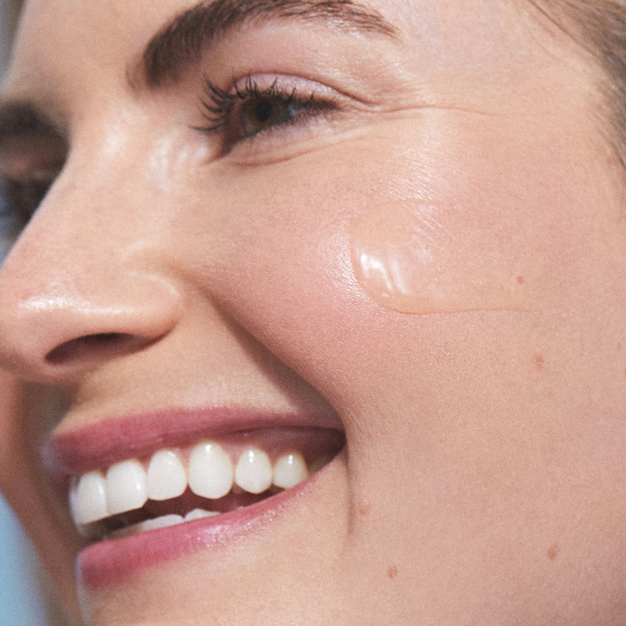 Kakadu Plum Vitamin C Serum - Image 4