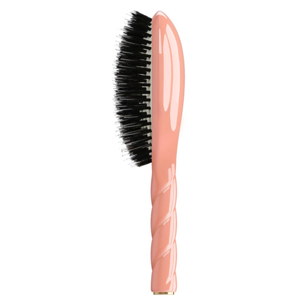 N.02 The Essential Do-It-All Brush - Coral - Image 3