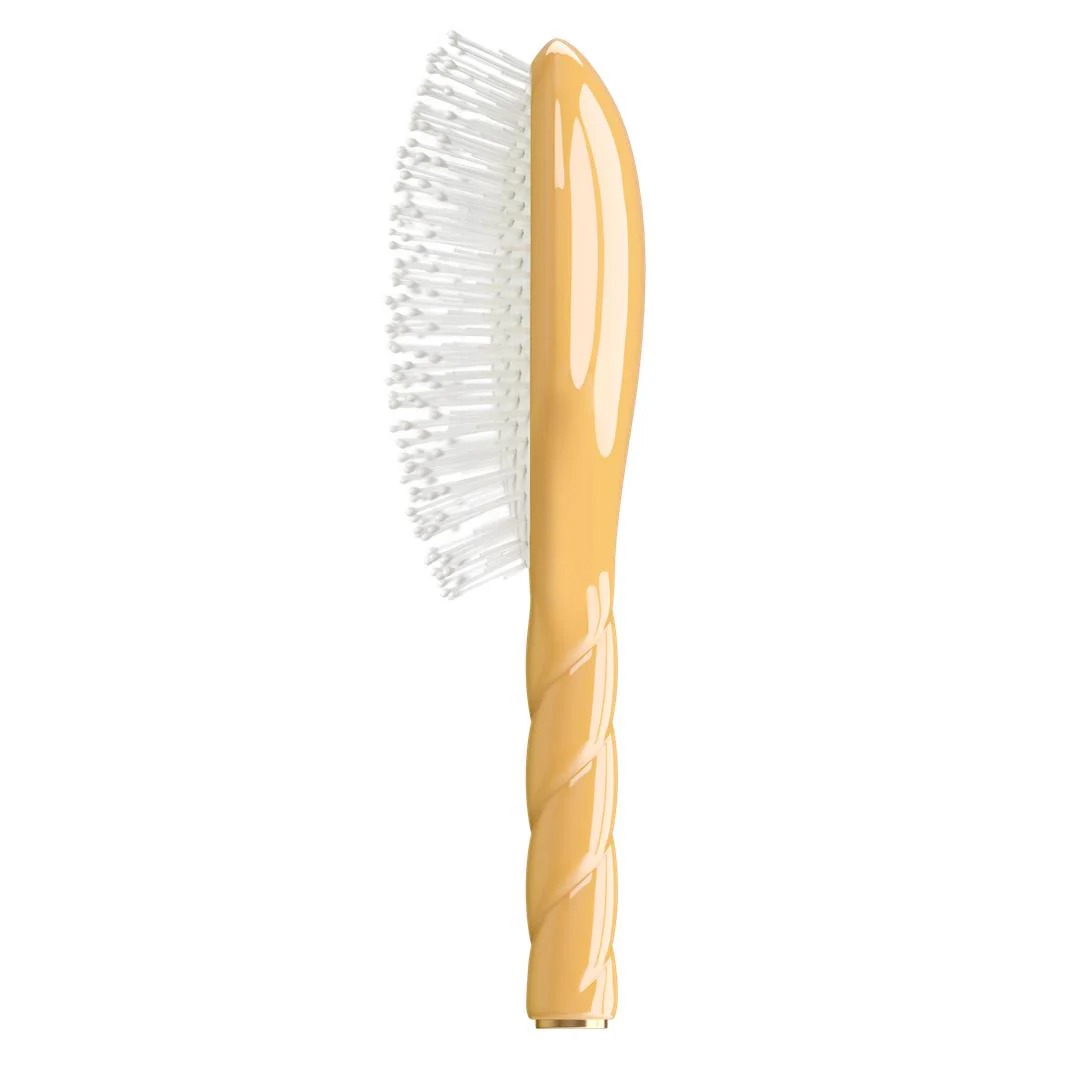 N.04 The Miracle Detangling Scalp Brush - Saffron Yellow - Image 3