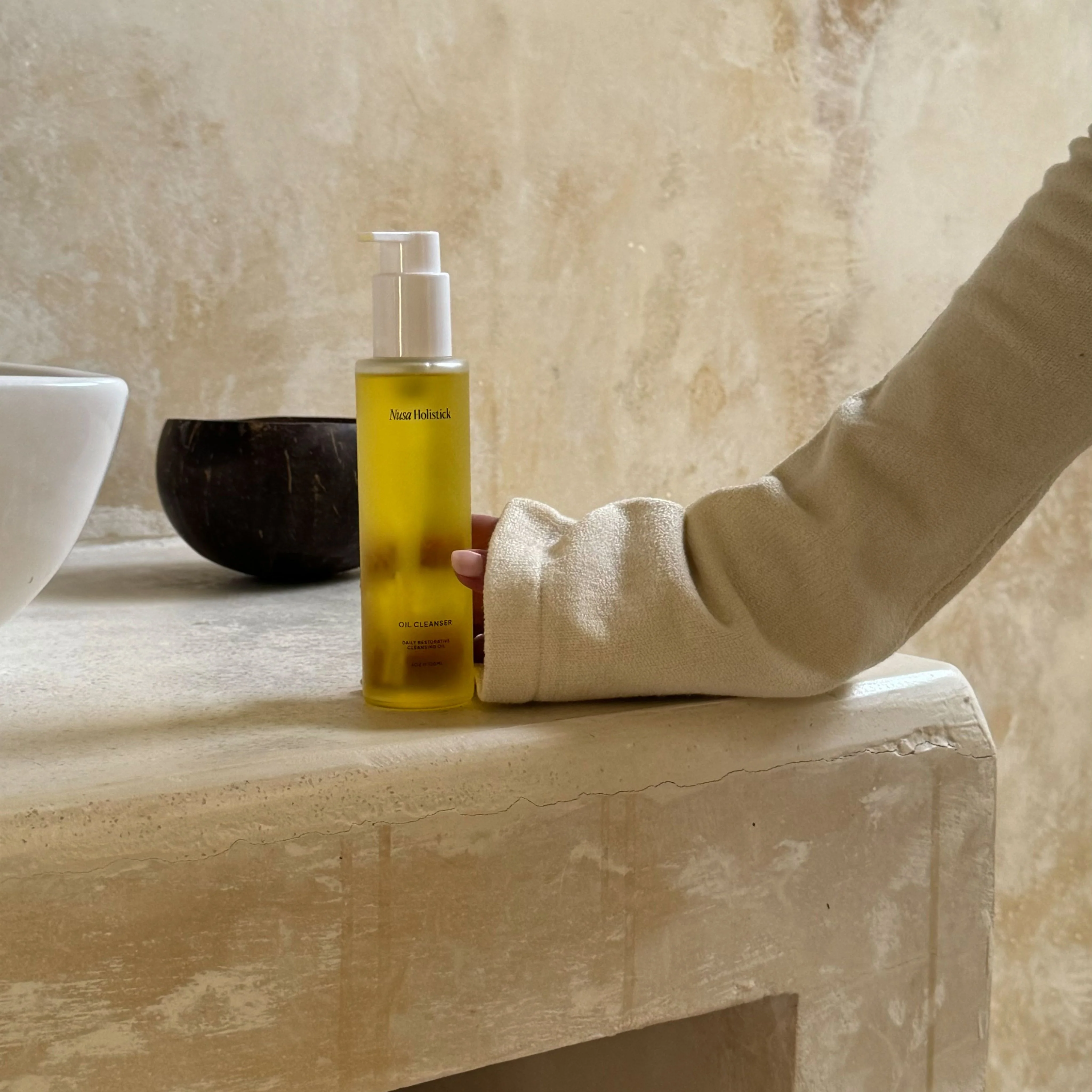 Daily Restorative Cleansing Oil - Image 2
