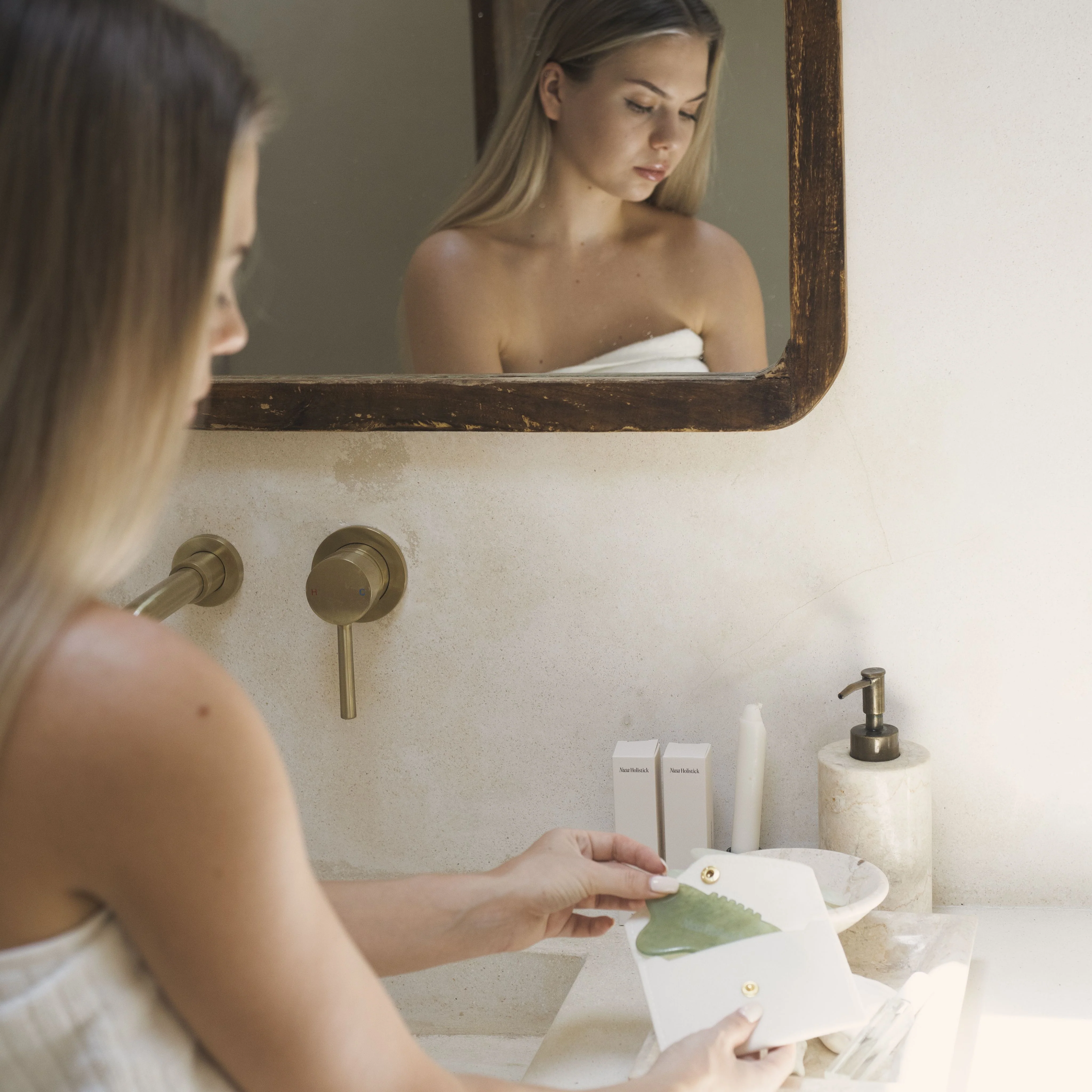 Jade Gua Sha Tool - Image 8