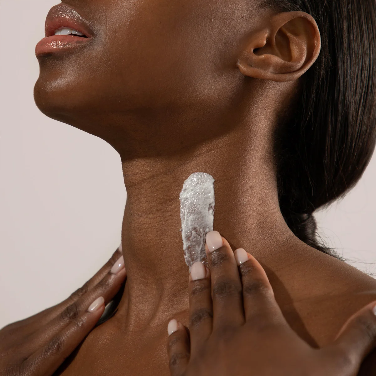 Jojoba Pearls Daily Hydra-Exfoliant - Image 7