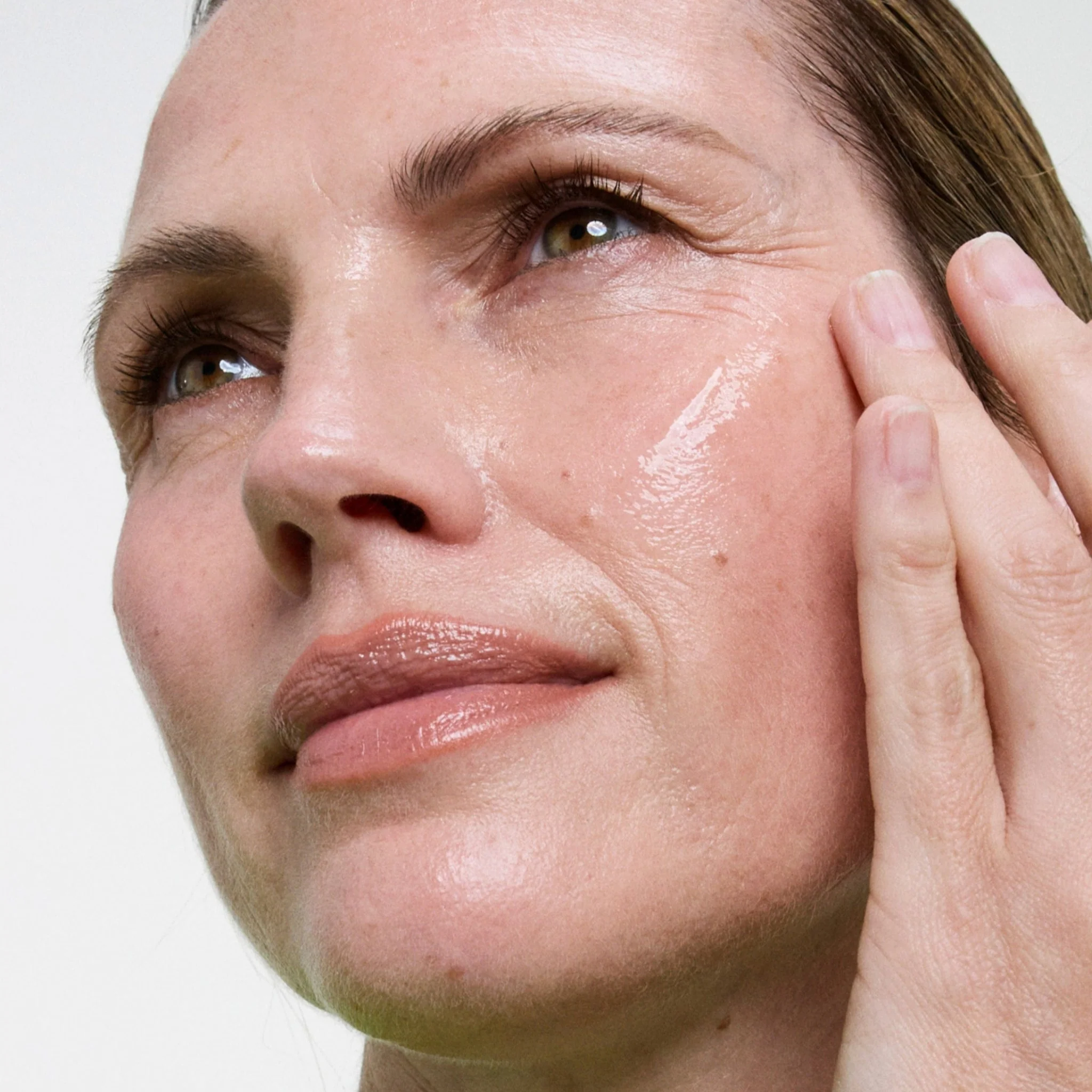Age Confidence Nad & Tri Peptide Renewal Serum - Image 6