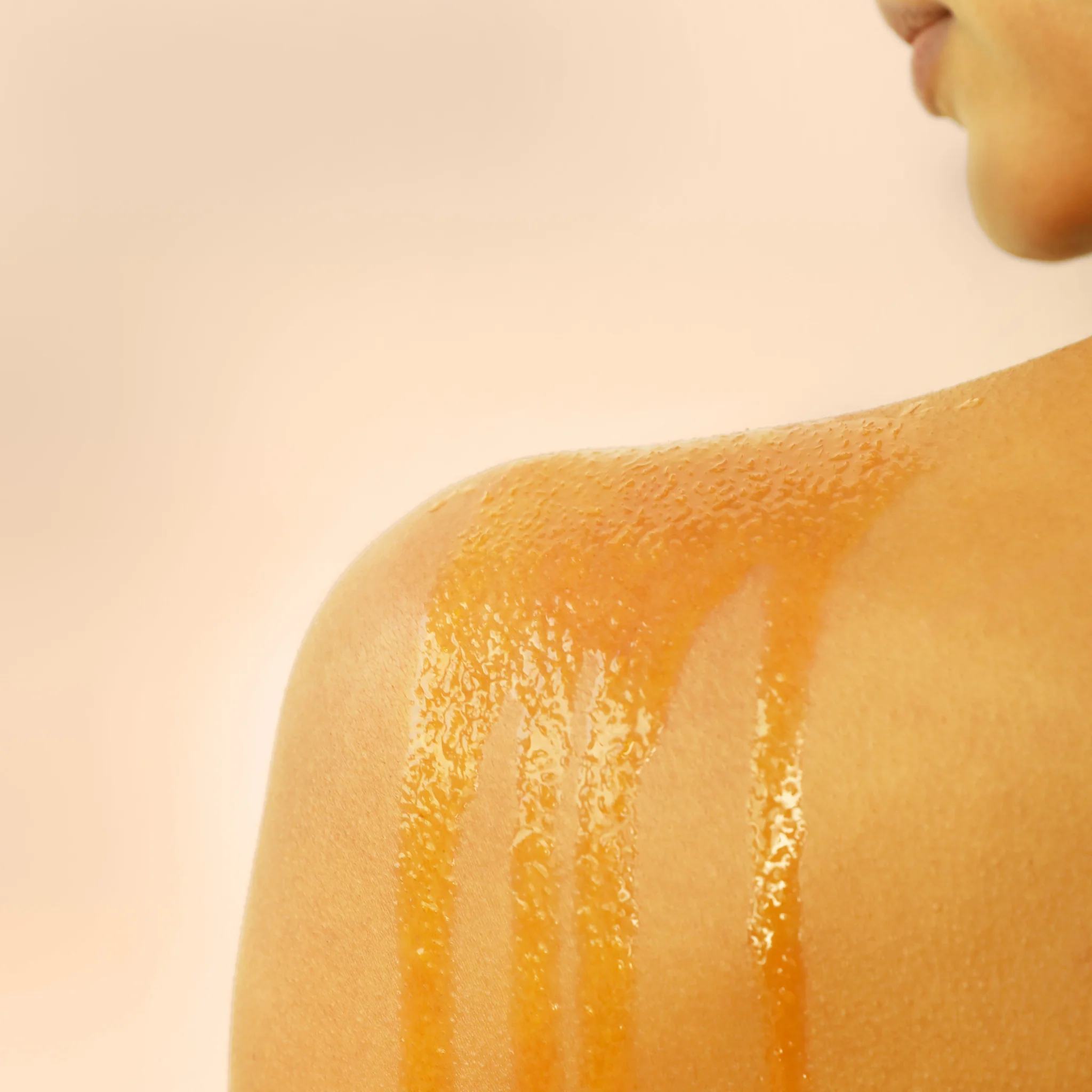 Enchanted Island Body Glow Serum - Image 3