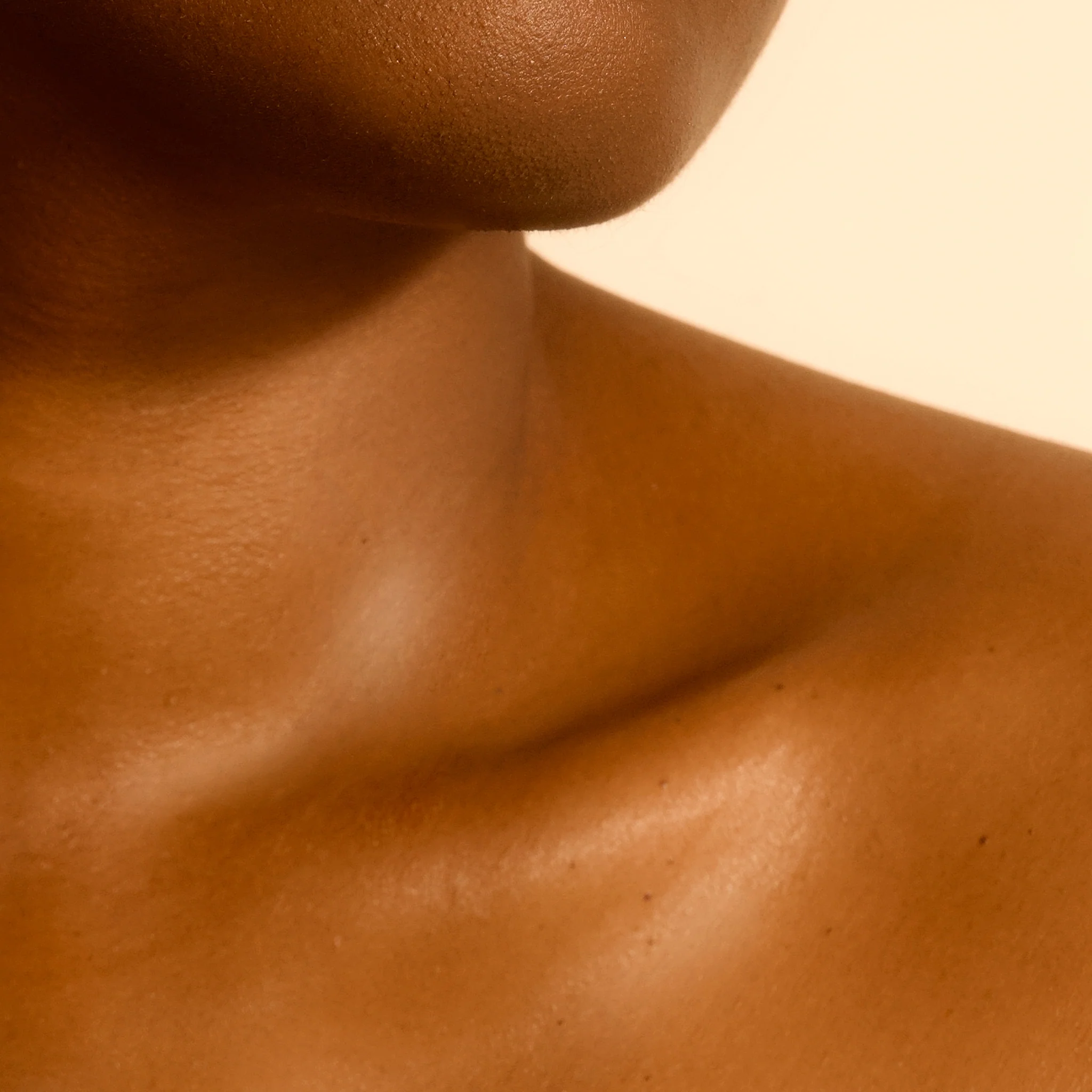 Phyto-Retinol Anti-Aging Body Lotion - Image 3